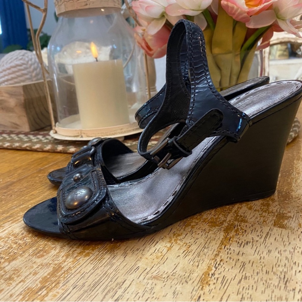 Coach Sandals - Picture 3 of 9